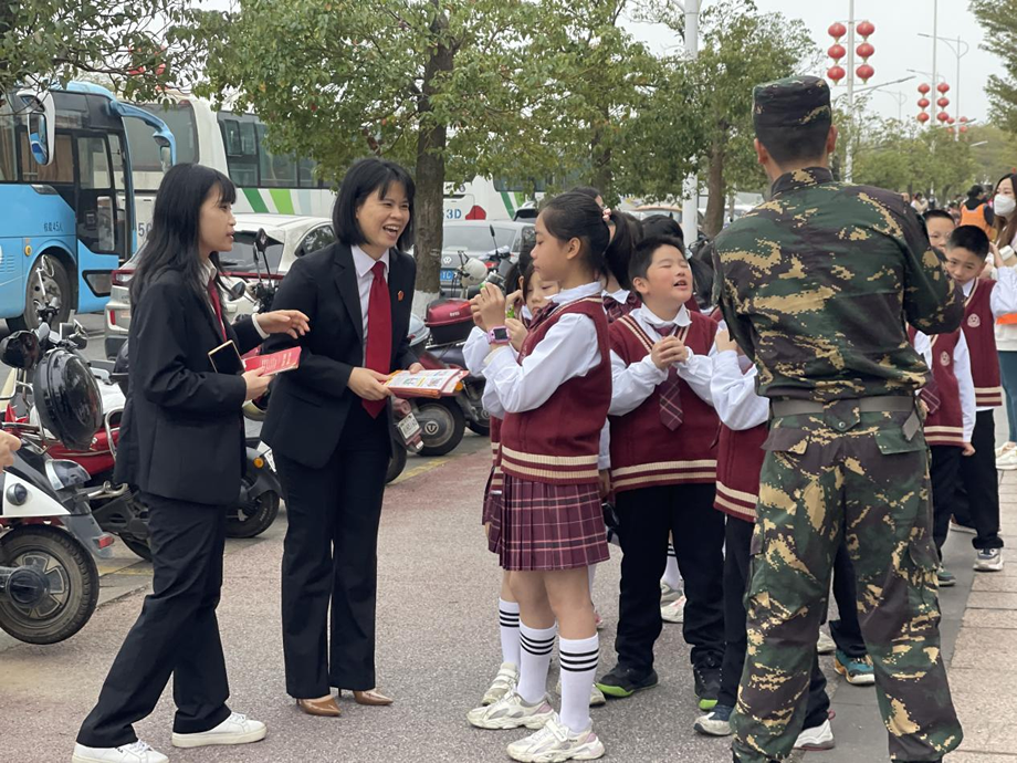 与法同行，弘扬爱国主义精神——坡头法院参加迎春健步走活动